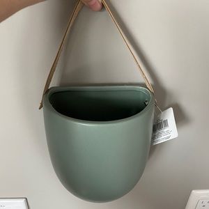 Hanging planter